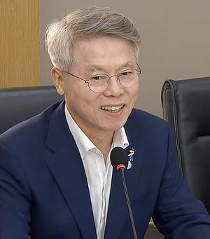 민형배 
