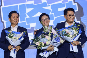 민주 새 대표 김민석, 결선 끝에 정청래 꺾고 당선