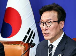 [데스크칼럼] 김민석 대표의 '새벽'이 궁금하다