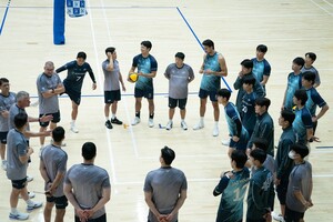 통합 2연패 향해... 대한항공 헤난 감독의 새 판 짜기