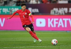 '손흥민 A매치 최다골' 한국, 우즈베키스탄전 전반 1-0 앞서