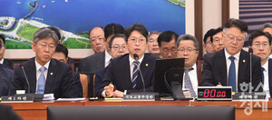 [이슈국감] 집값·공급대책 도마 오른 국토위 국감…'전문가 사찰' 공방도